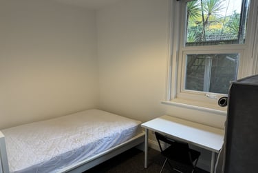 6 bed flat, Flat 1, 11 Meyrick Park Crescent, Charminster, Bournemouth, BH37AG - Image 13