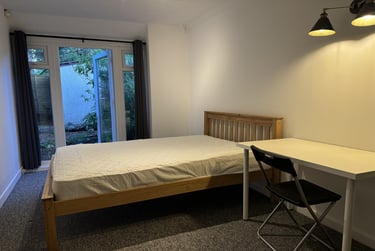 6 bed flat, Flat 1, 11 Meyrick Park Crescent, Charminster, Bournemouth, BH37AG - Image 9