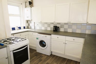 6 bed house, 29 Cranmer Road, Charminster, Bournemouth, BH91JU - Image 3