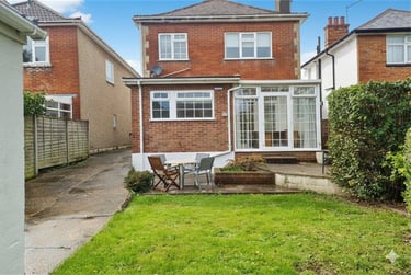 6 bed house, Winton, Bournemouth, BH92JX - Image 1
