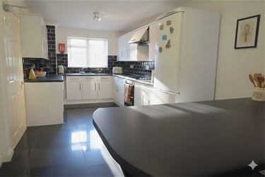 6 bed house, Winton, Bournemouth, BH92LZ - Image 3