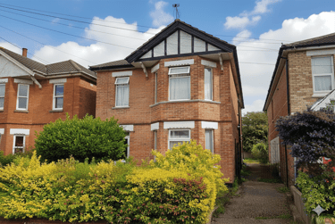 6 bed house, Winton, Bournemouth, BH92NJ - Image 2