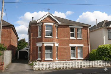 6 bed house, Charminster, Bournemouth, BH37JY - Image 2