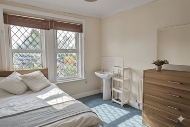 6 bed house, Winton, Bournemouth, BH92PD - Image 9