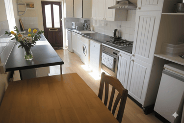 3 bed flat, Winton, Bournemouth, BH92EY - Image 4