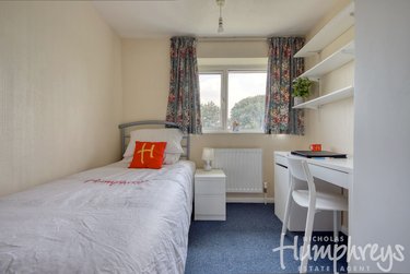 4 bed flat, Mead Way, St Stephens, Canterbury, CT28BB - Image 3