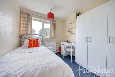 4 bed flat, Mead Way, St Stephens, Canterbury, CT28BB - Image 4