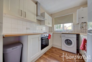 4 bed flat, Mead Way, St Stephens, Canterbury, CT28BB - Image 5