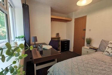 7 bed house, Downs Road, Hales Place, Canterbury, CT27AY - Image 1