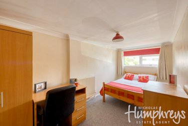 5 bed house, Ulcombe Gardens, Hales Place, Canterbury, CT27QY - Image 1