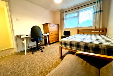 5 bed house, Tenterden Drive, Hales Place, Canterbury, CT27BW - Image 4