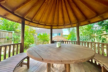 5 bed house, Tenterden Drive, Hales Place, Canterbury, CT27BW - Image 1