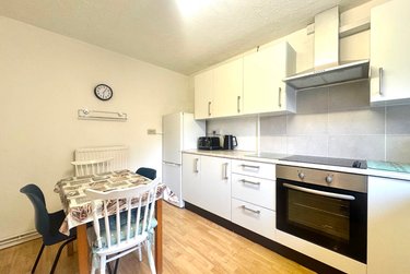 4 bed house, Ancress Close, Hales Place, Canterbury, CT27DH - Image 1