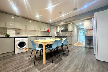 7 bed house, Tenterden Drive, Hales Place, Canterbury, CT27BJ - Image 2