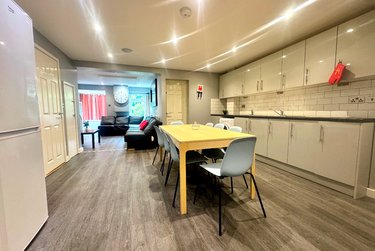 7 bed house, Tenterden Drive, Hales Place, Canterbury, CT27BJ - Image 4