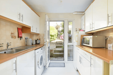 4 bed house, Green Dell, Hales Place, Canterbury, CT27BU - Image 1