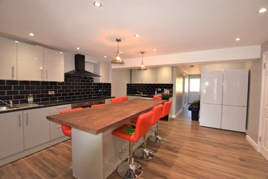 7 bed house, Green Dell, Hales Place, Canterbury, CT27BU - Image 1