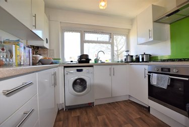 3 bed flat, Hawe Close, Hales Place, Canterbury, CT27DL - Image 7