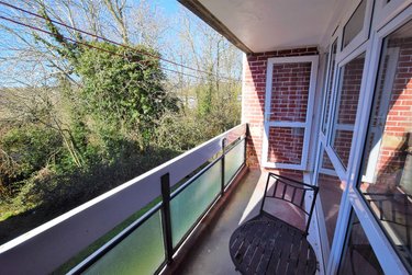 3 bed flat, Hawe Close, Hales Place, Canterbury, CT27DL - Image 2