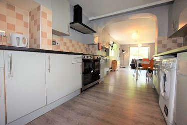 6 bed house, Sturry Road, Christchurch, Canterbury, CT11DA - Image 2