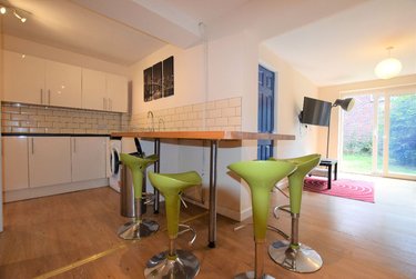 5 bed house, Godden Road, Hales Place, Canterbury, CT27BY - Image 1