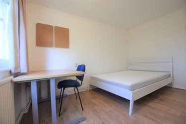 3 bed flat, Hawe Close, Hales Place, Canterbury, CT27DL - Image 3