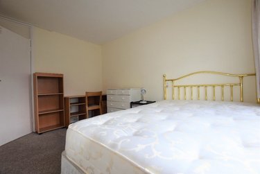 3 bed flat, Hawe Close, Hales Place, Canterbury, CT27DL - Image 6