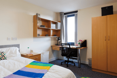 Large Two-bed Apartment at Raleigh Park, Faraday Road, Dunkirk, Nottingham, NG72AZ - Image 1