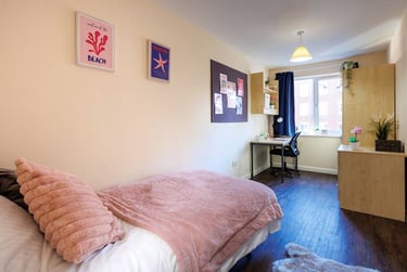 Silver Single at Raleigh Park, Faraday Road, Dunkirk, Nottingham, NG72AZ - Image 1