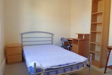 1 bed house, Cowley Road, City Centre, Oxford, OX41JE - Image 4