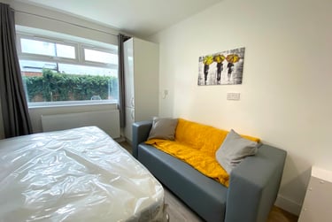 1 bed studio, 25A London Road, Headington, Oxford, OX37RE - Image 1