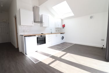 1 bed flat, Cathedral Road, Riverside, Cardiff, CF119HD - Image 2