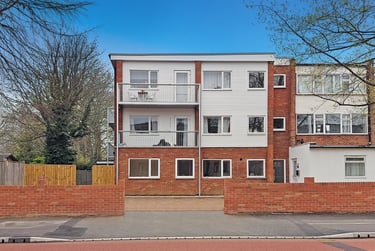 1 bed studio, 25A London Road, Headington, Oxford, OX37RE - Image 1