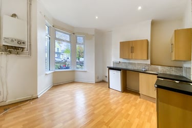 1 bed flat, Clive Street, Grangetown, Cardiff, CF117JE - Image 2