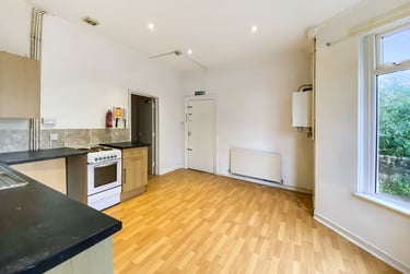 1 bed flat, Clive Street, Grangetown, Cardiff, CF117JE - Image 3