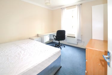 3 bed flat, Swan Court Paradise Street, City Centre, Oxford, OX11JB - Image 3