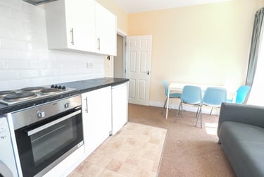 2 bed flat, a London Road, Headington, Oxford, OX37RE - Image 2
