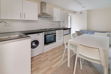 2 bed flat, a London Road, Headington, Oxford, OX37RE - Image 2