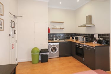 1 bed flat, Cathedral Road, Riverside, Cardiff, CF119HD - Image 4