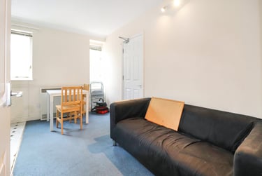3 bed flat, Swan Court, City Centre, Oxford, OX11JB - Image 2