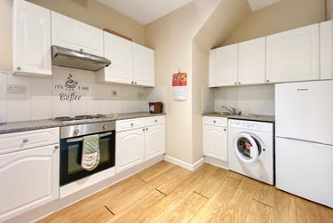 2 bed flat, Newport Road, Roath, Cardiff, CF241RS - Image 4