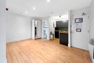 1 bed flat, Cathedral Road, Riverside, Cardiff, CF119HD - Image 1