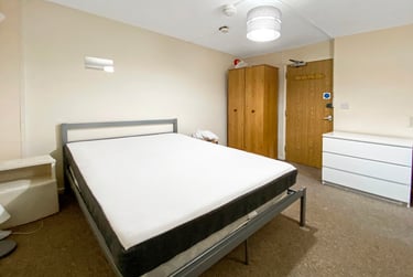 1 bed flat, St John Street, City Centre, Oxford, OX12LQ - Image 3