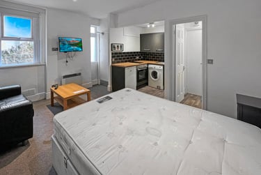 1 bed flat, Cathedral Road, Riverside, Cardiff, CF119HD - Image 2