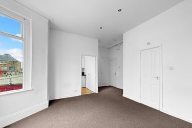 1 bed flat, City Road, Plasnewydd, Cardiff, CF243JB - Image 4