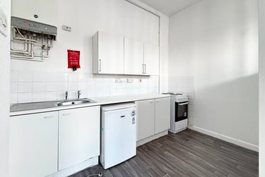 2 bed flat, Newport Road, Roath, Cardiff, CF241RS - Image 3