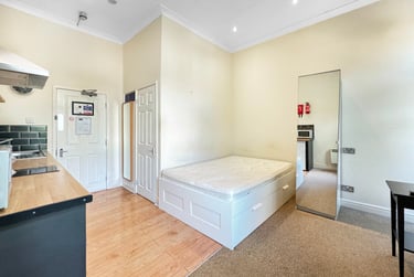 1 bed flat, Cathedral Road, Riverside, Cardiff, CF119HD - Image 2