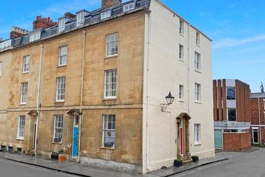 2 bed flat, St John Street, City Centre, Oxford, OX12LQ - Image 1
