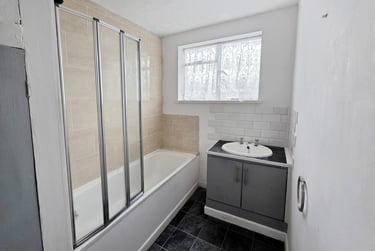 3 bed house, Pentremalwed Road, City Centre, Swansea, SA67BP - Image 4