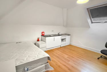 1 bed flat, c Clayponds Lane, Chiswick, London, TW80BN - Image 1